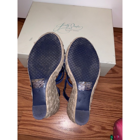 EUC Lovely People Patent Leather/Suede Wedges - Picture 6 of 6